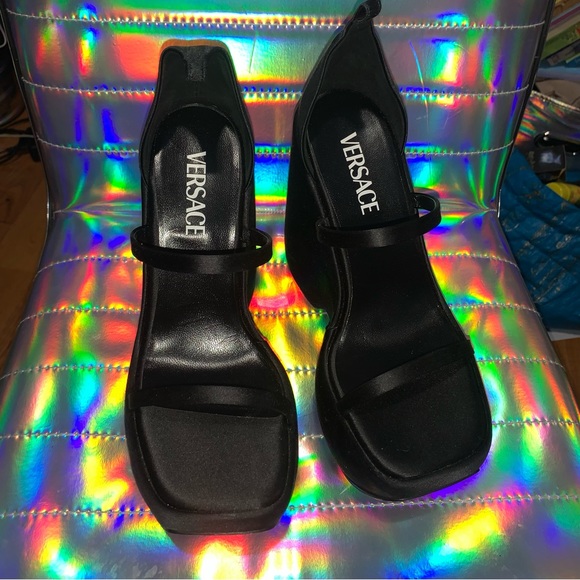 Versace Triplatform strappy 160mm sandals - Picture 3 of 13